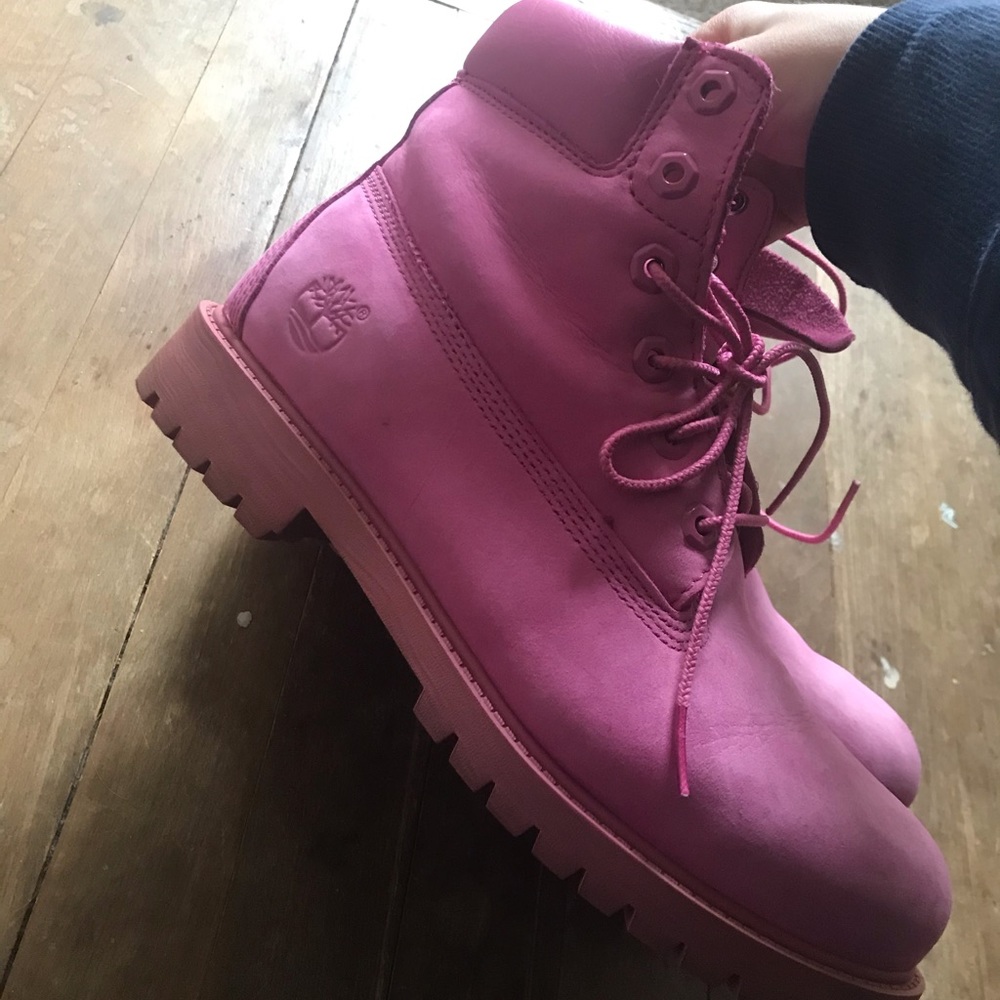 PINK TIMBERLANDS